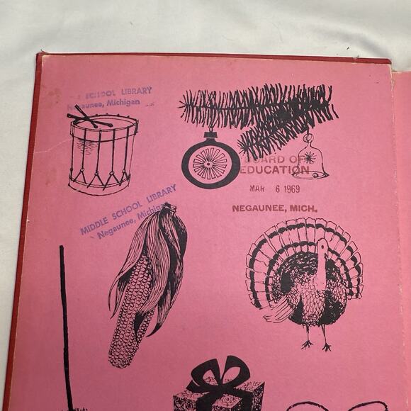 Vintage 1965 A Holiday Book: Valentine’s Day Elizabeth Guilfoile Illustrated HC - Picture 4 of 11